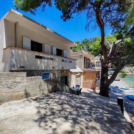 بيت للعطل Robinson Borik *