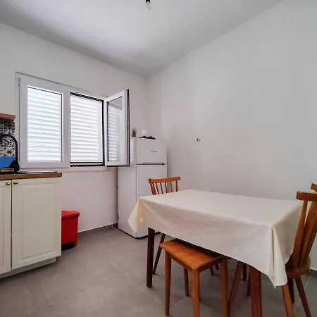 بيت للعطل Robinson Borik *